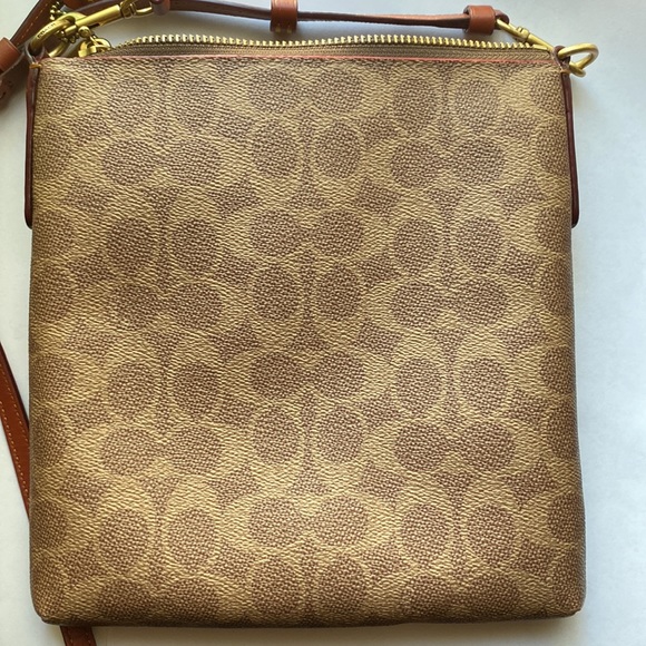 NWOT Coach Kitt Crossbody Center Stripe #41321 - Picture 3 of 9